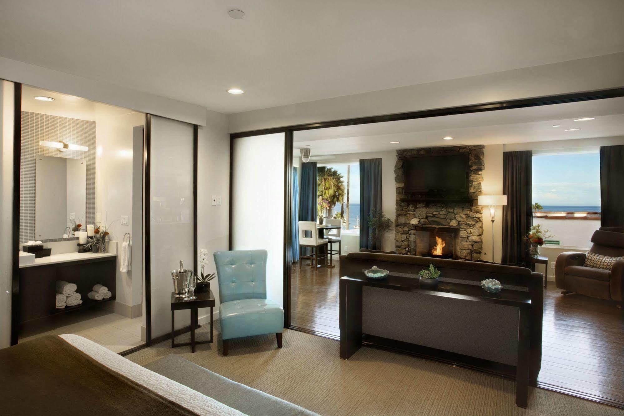 Aurora Hotel อาวาลอน ภายนอก รูปภาพ