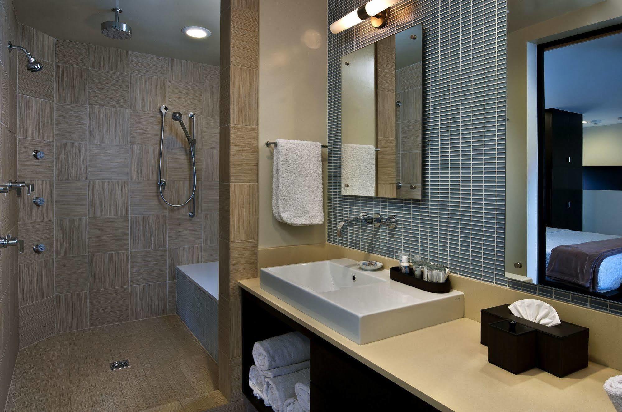 Aurora Hotel อาวาลอน ภายนอก รูปภาพ
